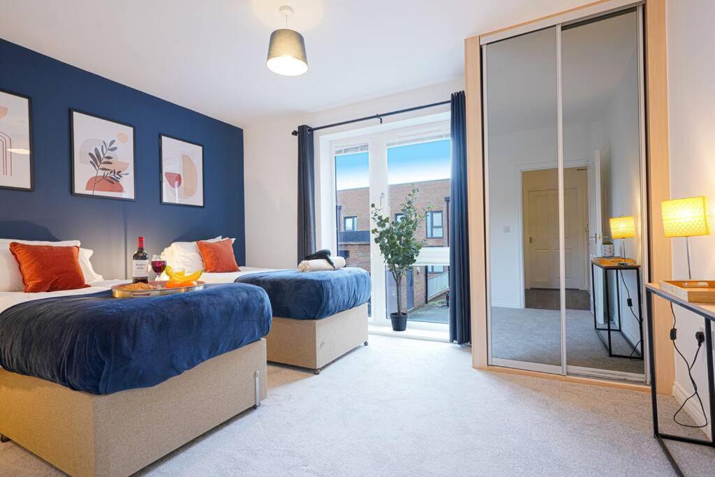 Luxury Campbell Park Apartments In Central Mk With Balcony, Free Parking & Smart Tv With Netflix By Yoko Property Милтон-Кейнс Экстерьер фото